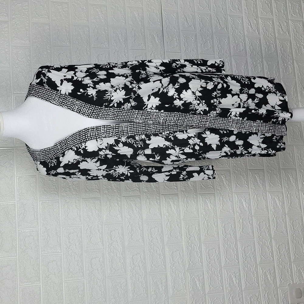 Kimono - Versona Black & White Floral Sheer